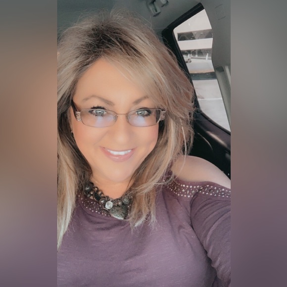 Meet your Posher, Patricia - Picture 3 of 3